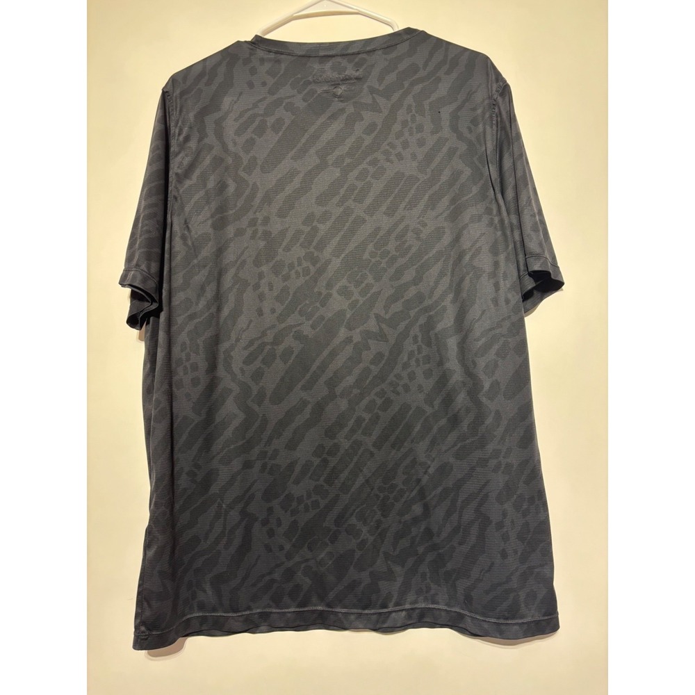 Chubbies Men Size XL Black Gray Polyester Activewear Shirt Snags - Picture 6 of 6